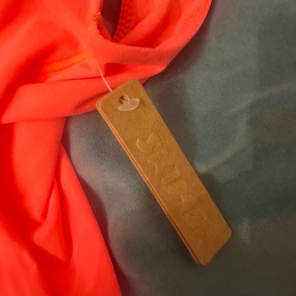 NWT SKIMS  FITS EVERYBODY SQUARE
NECK BODYSUIT | NEON CORAL | SMALL - Picture 5 of 7